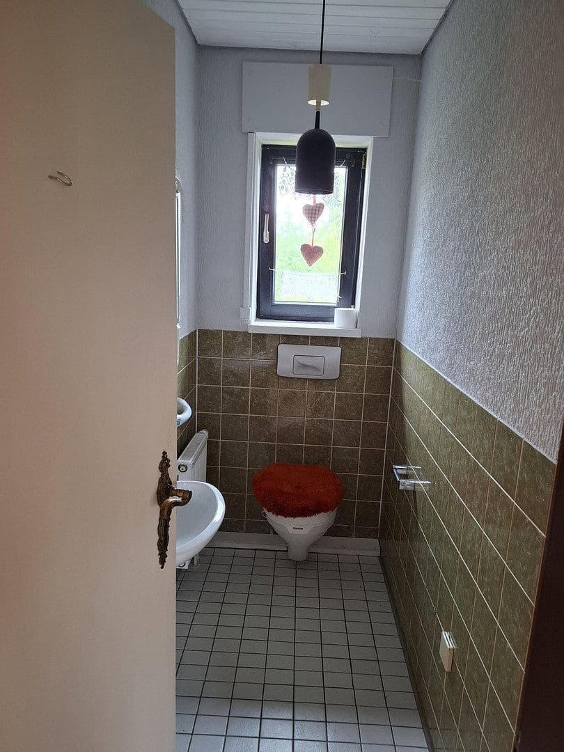 Prodej domu 155 m², pozemek 4.500 m², Akazienweg 10, Zweibrücken, Porýní-Falc Prodej domu 155 m², pozemek 4.500 m², Akazienweg 10, Zweibrücken, Porýní-Falc