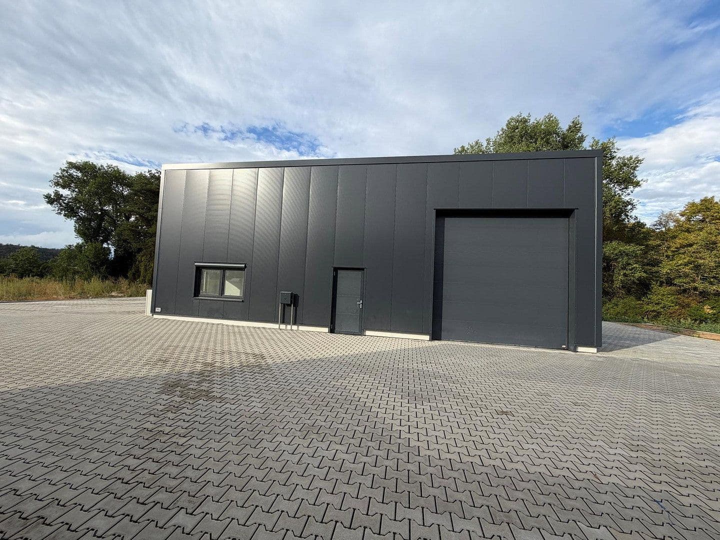 Pronájem nebytového prostoru 1.100 m², Zeilstraße 90, Buseck, Hessen Pronájem nebytového prostoru 1.100 m², Zeilstraße 90, Buseck, Hessen