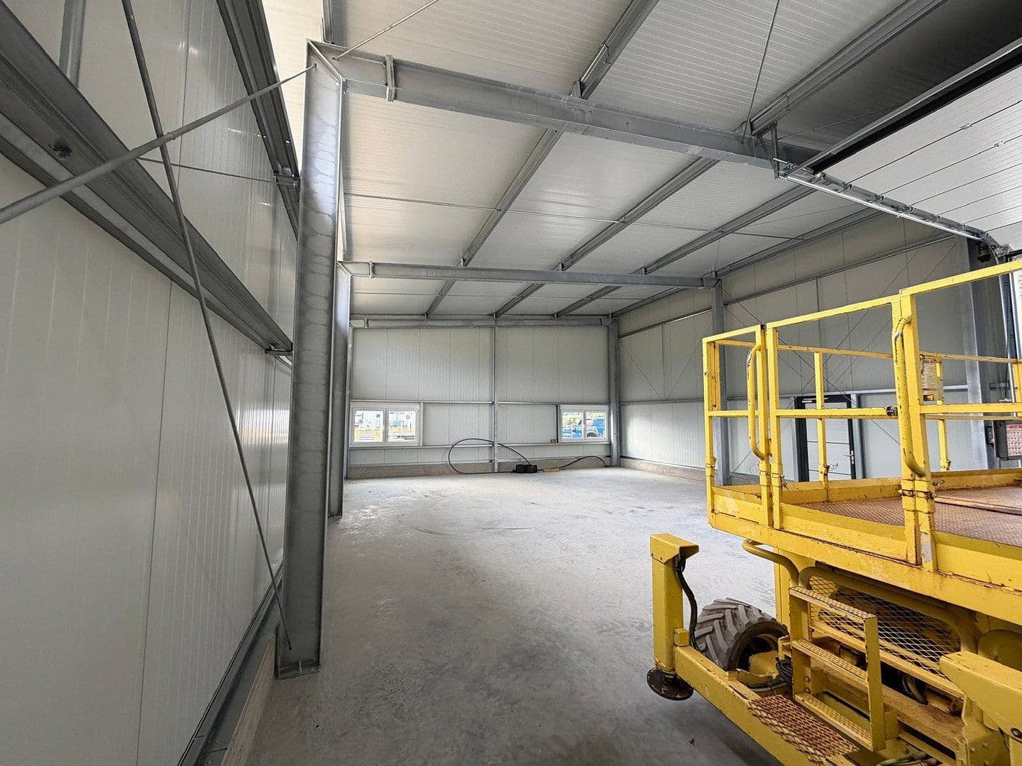 Pronájem nebytového prostoru 1.100 m², Zeilstraße 90, Buseck, Hessen Pronájem nebytového prostoru 1.100 m², Zeilstraße 90, Buseck, Hessen