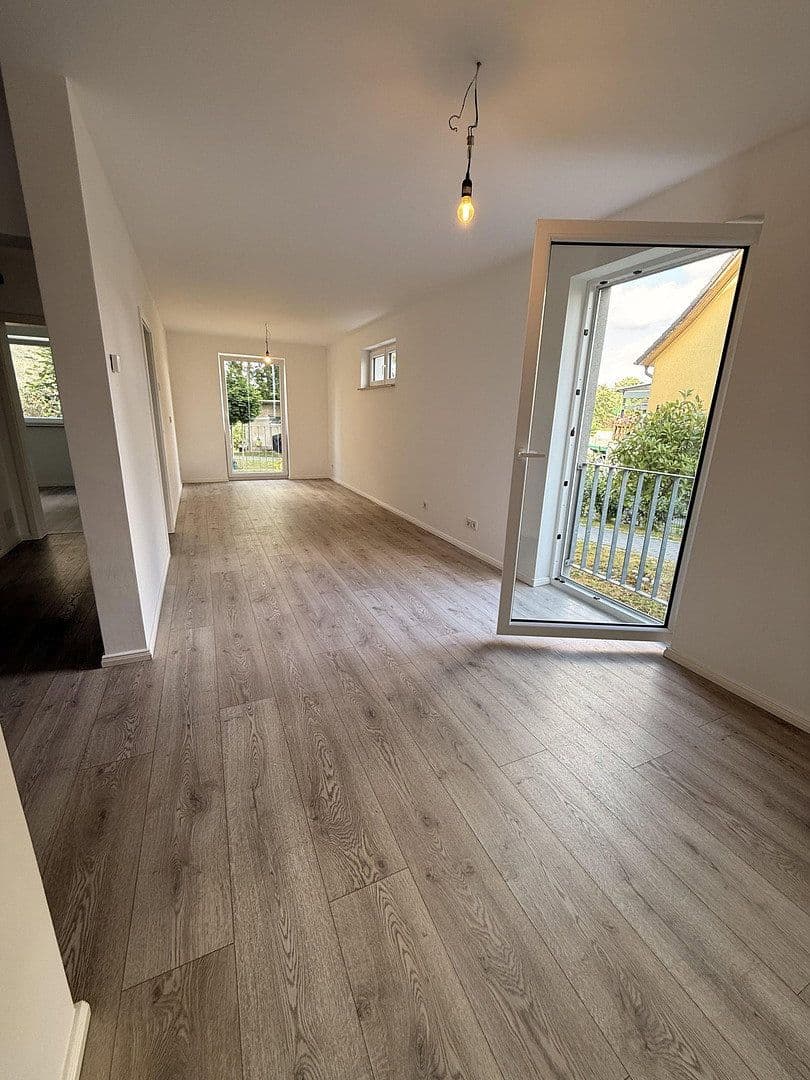 Pronájem bytu 3+1 55 m², Grünauer Str. 40, Berlin, Berlín Pronájem bytu 3+1 55 m², Grünauer Str. 40, Berlin, Berlín