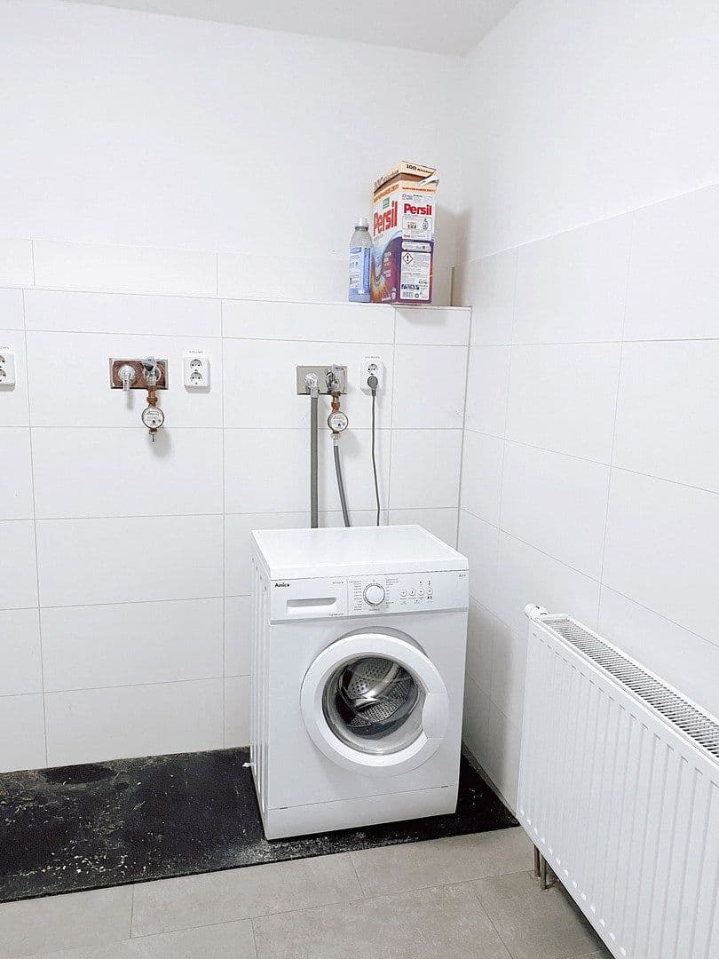 Pronájem bytu 3+1 55 m², Grünauer Str. 40, Berlin, Berlín Pronájem bytu 3+1 55 m², Grünauer Str. 40, Berlin, Berlín