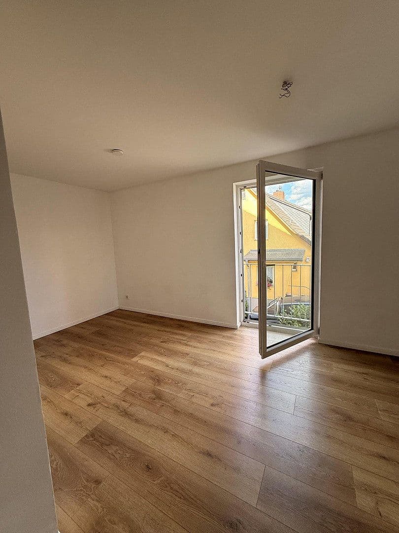 Pronájem bytu 3+1 55 m², Grünauer Str. 40, Berlin, Berlín Pronájem bytu 3+1 55 m², Grünauer Str. 40, Berlin, Berlín