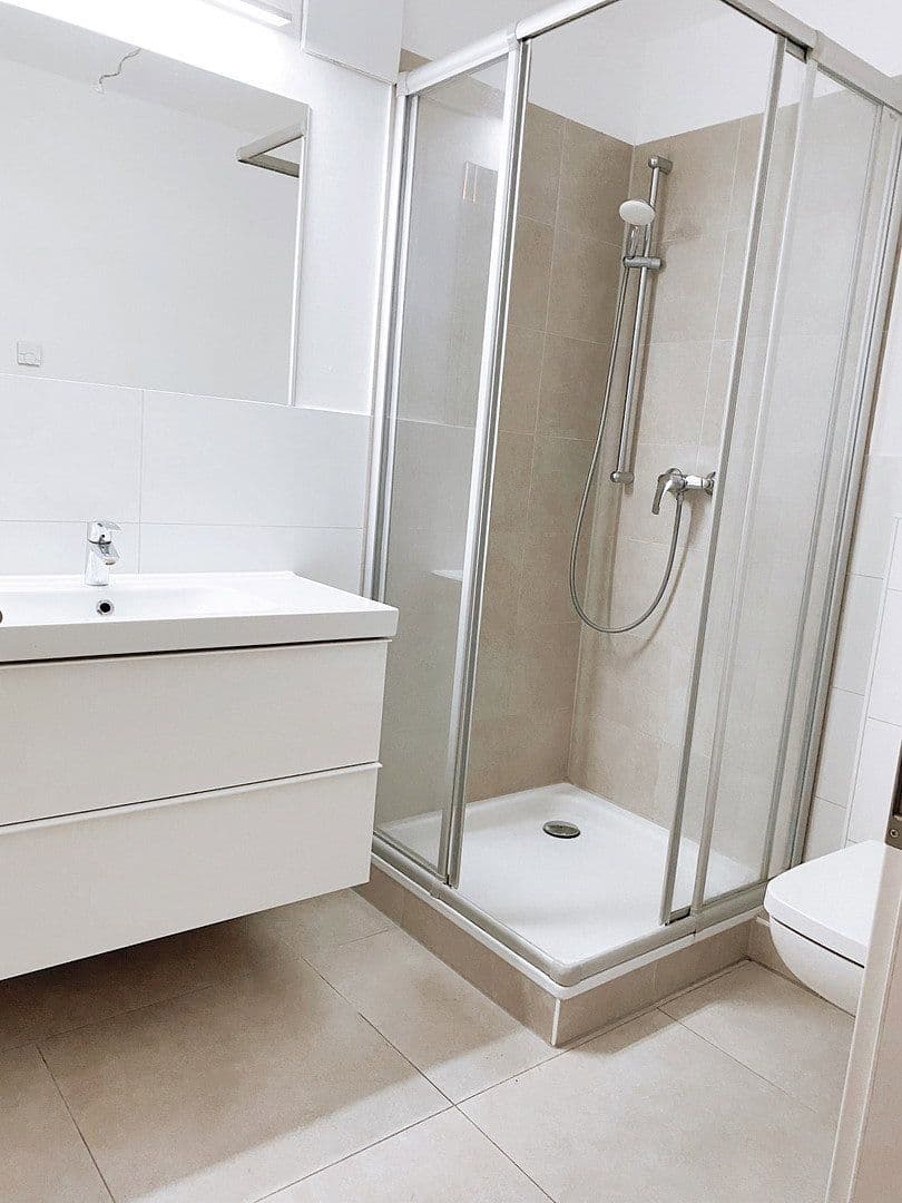 Pronájem bytu 3+1 55 m², Grünauer Str. 40, Berlin, Berlín Pronájem bytu 3+1 55 m², Grünauer Str. 40, Berlin, Berlín