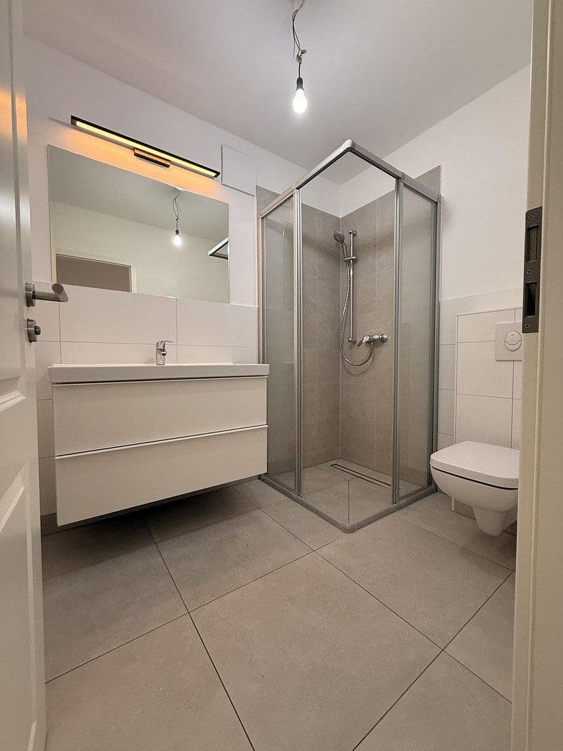 Pronájem bytu 3+1 55 m², Grünauer Str. 40, Berlin, Berlín Pronájem bytu 3+1 55 m², Grünauer Str. 40, Berlin, Berlín