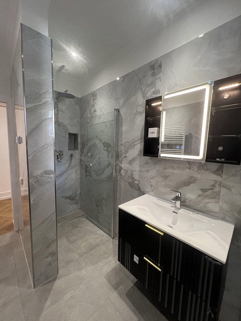 Prodej bytu 3+1 87 m², Karlsruhe-Durlach, Bádensko-Württembersko Prodej bytu 3+1 87 m², Karlsruhe-Durlach, Bádensko-Württembersko