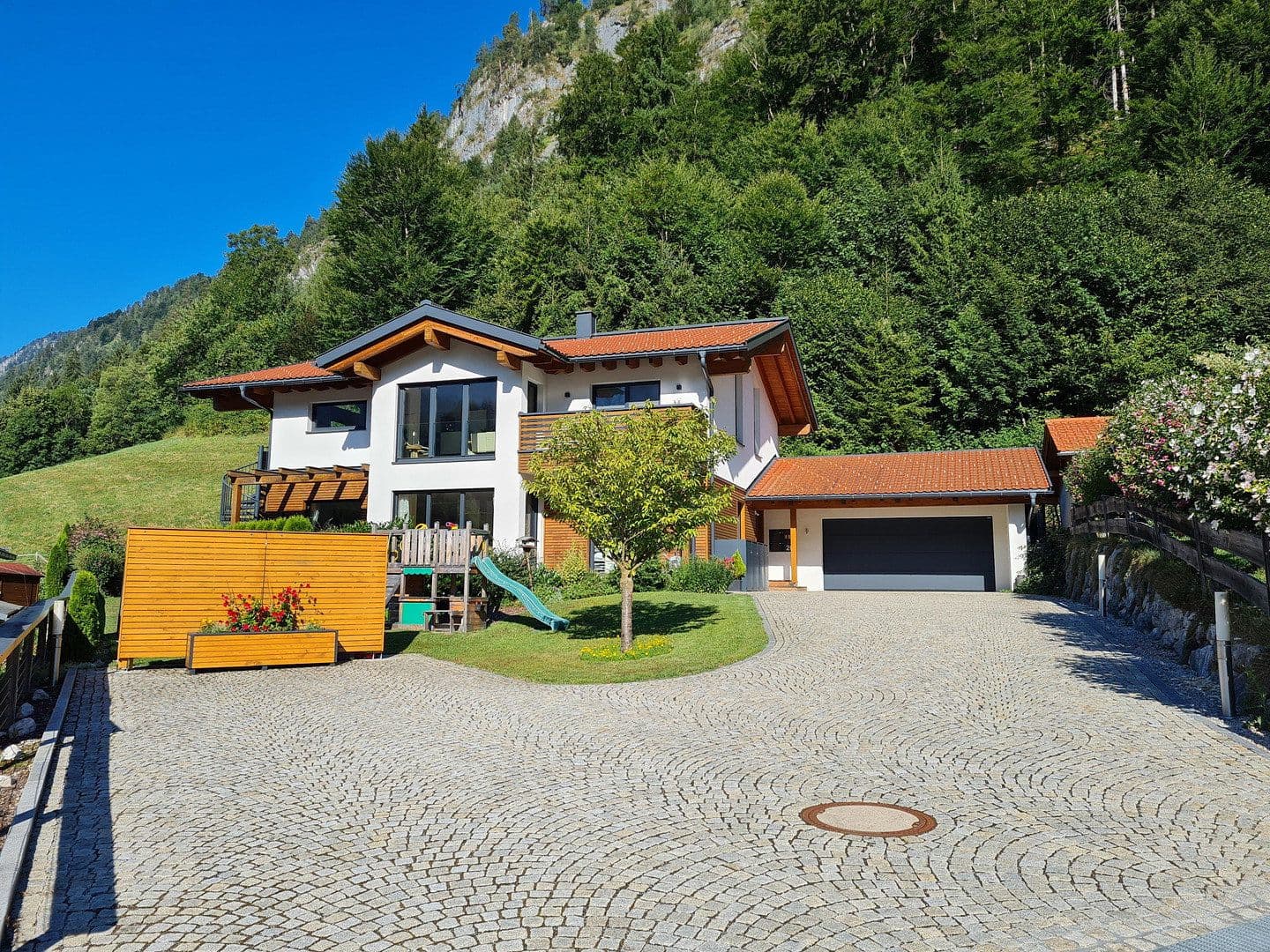 Prodej domu 241 m², pozemek 946 m², Schneizlreuth, Bavorsko Prodej domu 241 m², pozemek 946 m², Schneizlreuth, Bavorsko