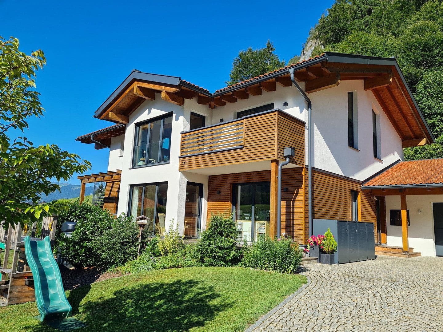 Prodej domu 241 m², pozemek 946 m², Schneizlreuth, Bavorsko Prodej domu 241 m², pozemek 946 m², Schneizlreuth, Bavorsko