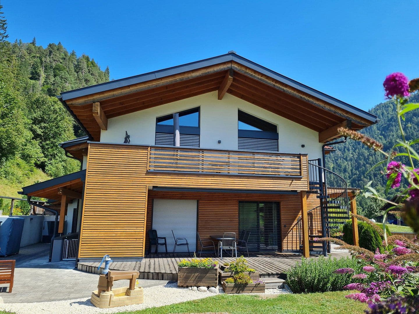 Prodej domu 241 m², pozemek 946 m², Schneizlreuth, Bavorsko Prodej domu 241 m², pozemek 946 m², Schneizlreuth, Bavorsko