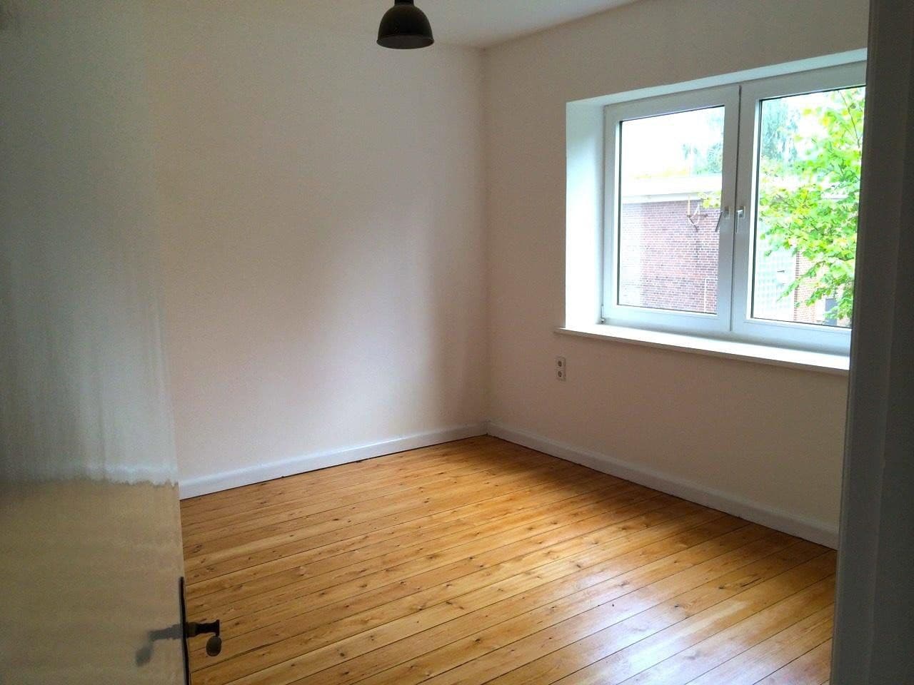 Pronájem bytu 4+1 104 m², Mürwiker Strasse 192, Flensburg, Šlesvicko-Holštýnsko Pronájem bytu 4+1 104 m², Mürwiker Strasse 192, Flensburg, Šlesvicko-Holštýnsko