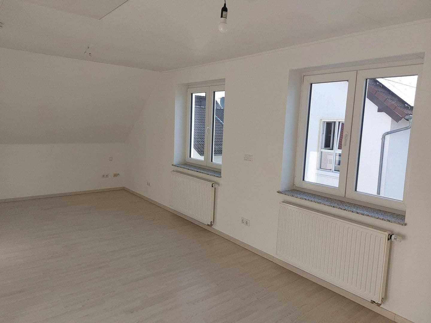 Pronájem bytu 3+1 140 m², Keimstr. 17, Langen, Hessen Pronájem bytu 3+1 140 m², Keimstr. 17, Langen, Hessen