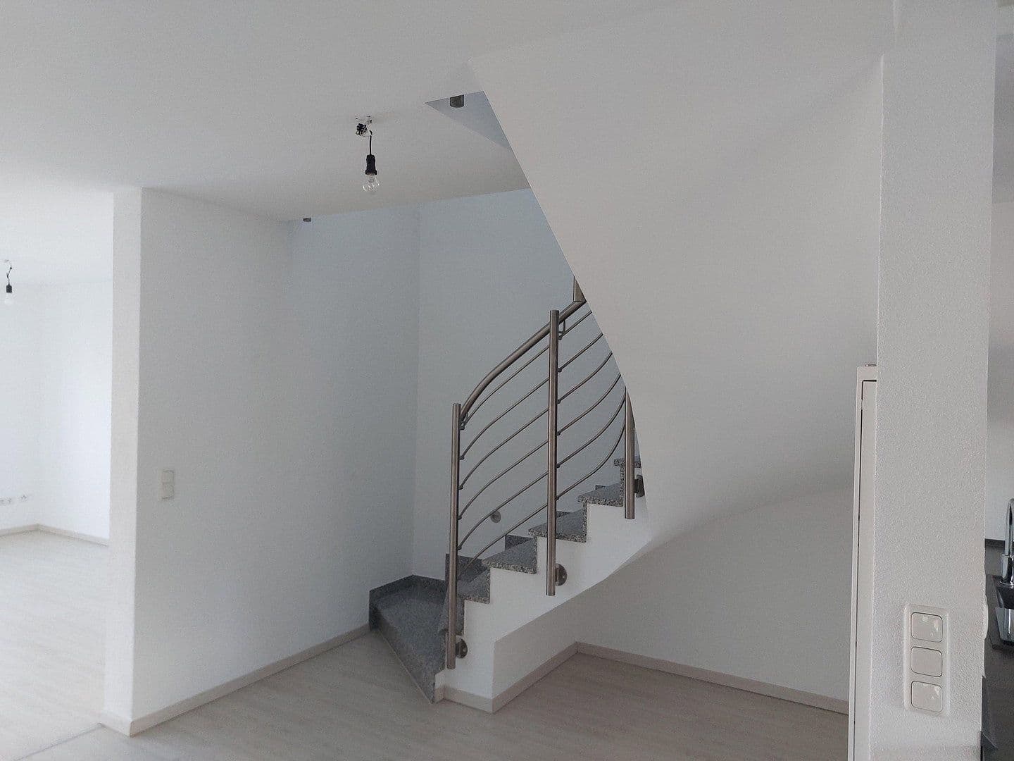 Pronájem bytu 3+1 140 m², Keimstr. 17, Langen, Hessen Pronájem bytu 3+1 140 m², Keimstr. 17, Langen, Hessen