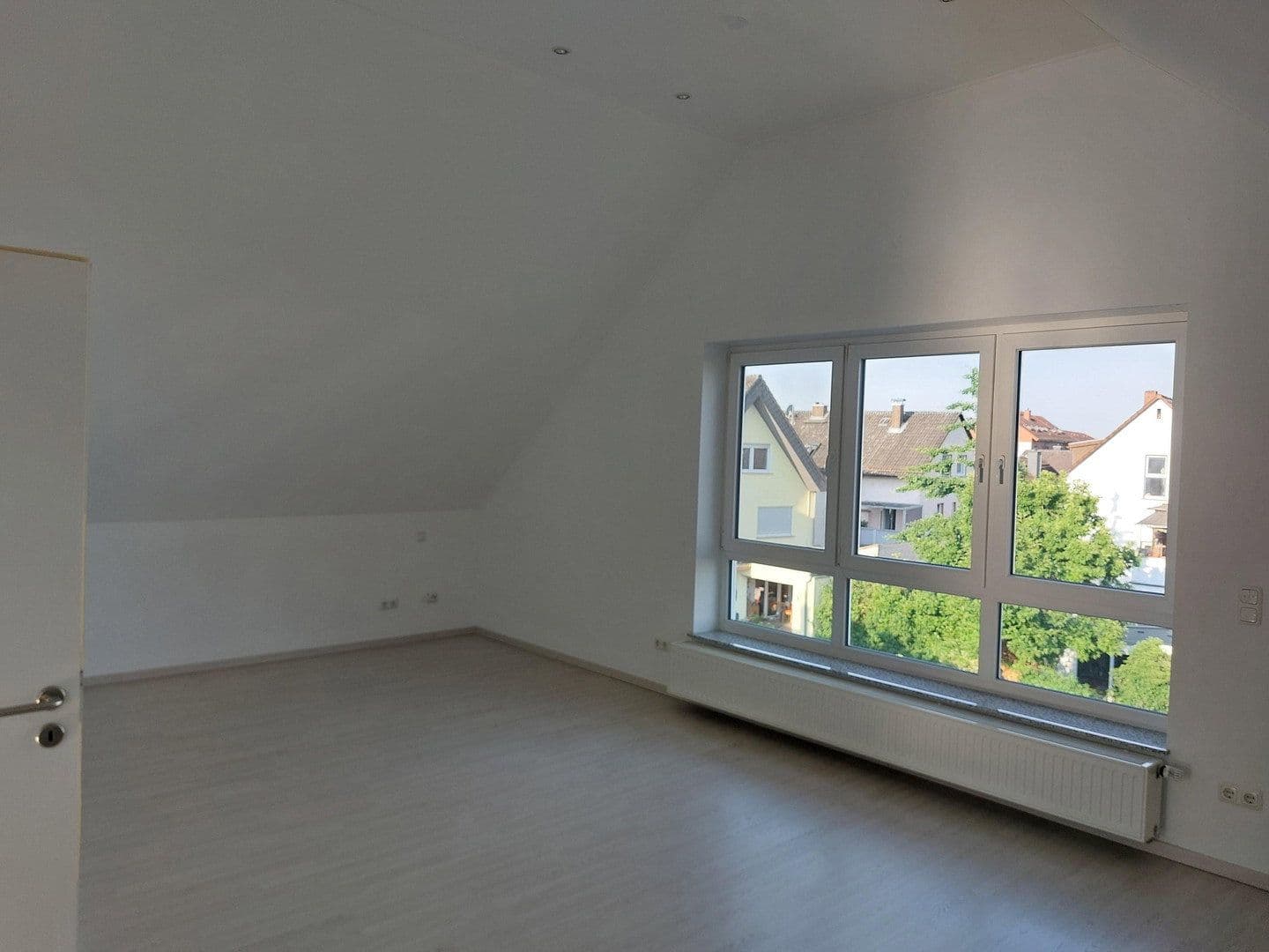 Pronájem bytu 3+1 140 m², Keimstr. 17, Langen, Hessen Pronájem bytu 3+1 140 m², Keimstr. 17, Langen, Hessen