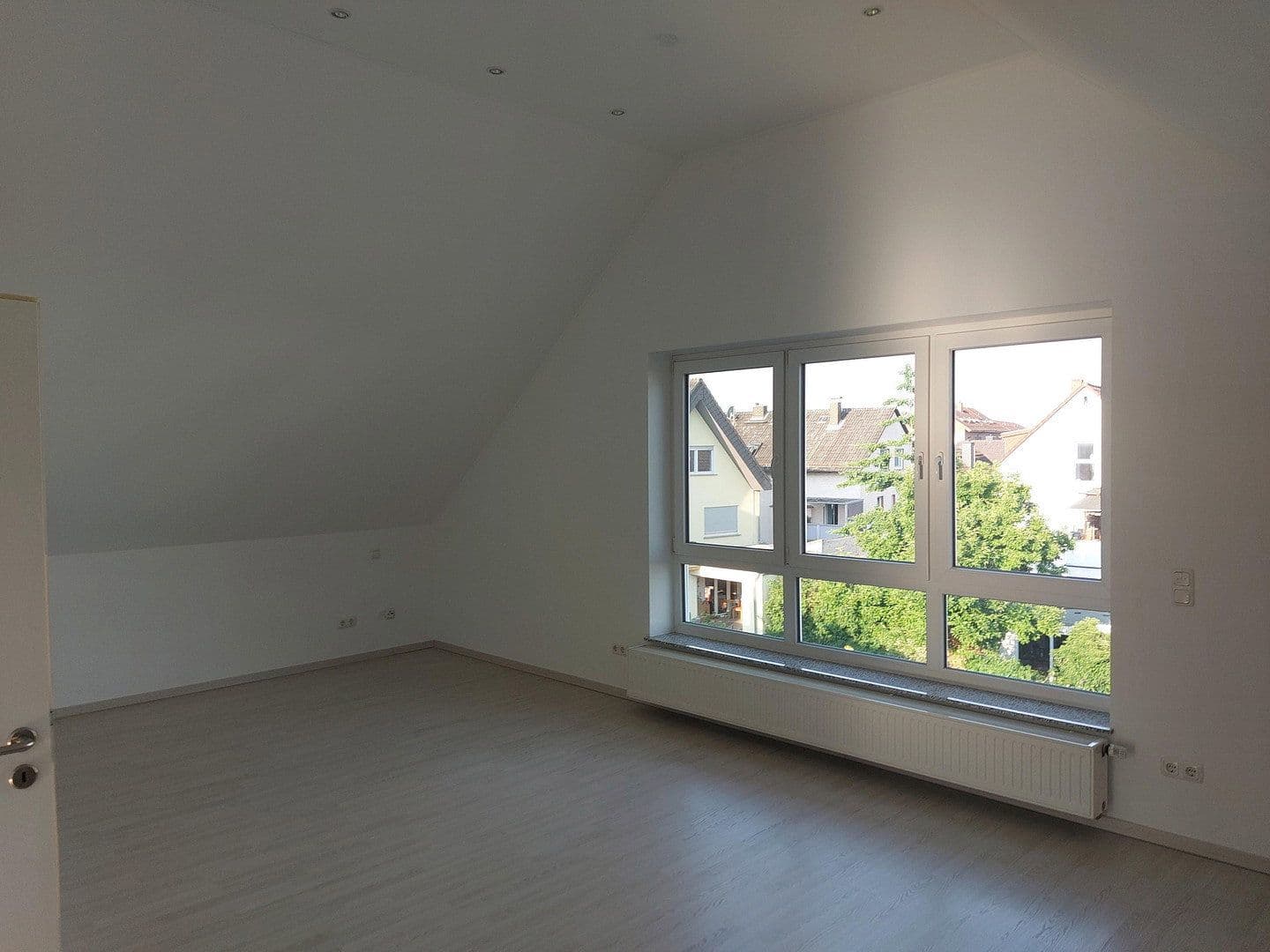 Pronájem bytu 3+1 140 m², Keimstr. 17, Langen, Hessen Pronájem bytu 3+1 140 m², Keimstr. 17, Langen, Hessen