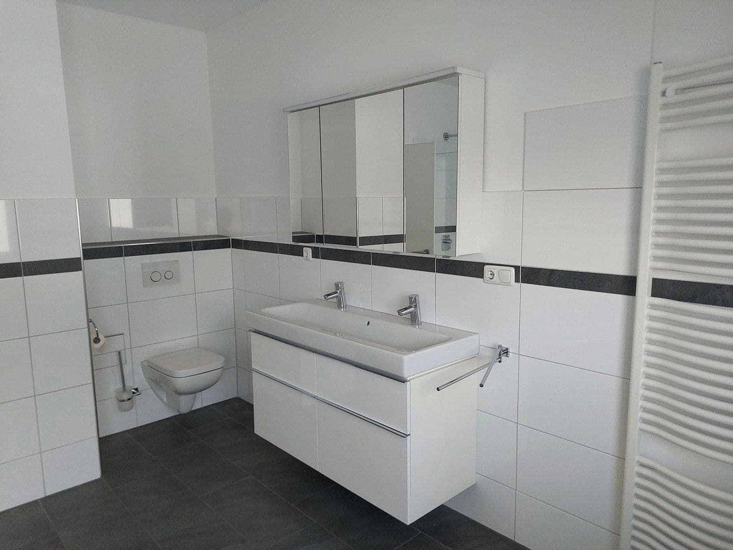 Pronájem bytu 3+1 140 m², Keimstr. 17, Langen, Hessen Pronájem bytu 3+1 140 m², Keimstr. 17, Langen, Hessen