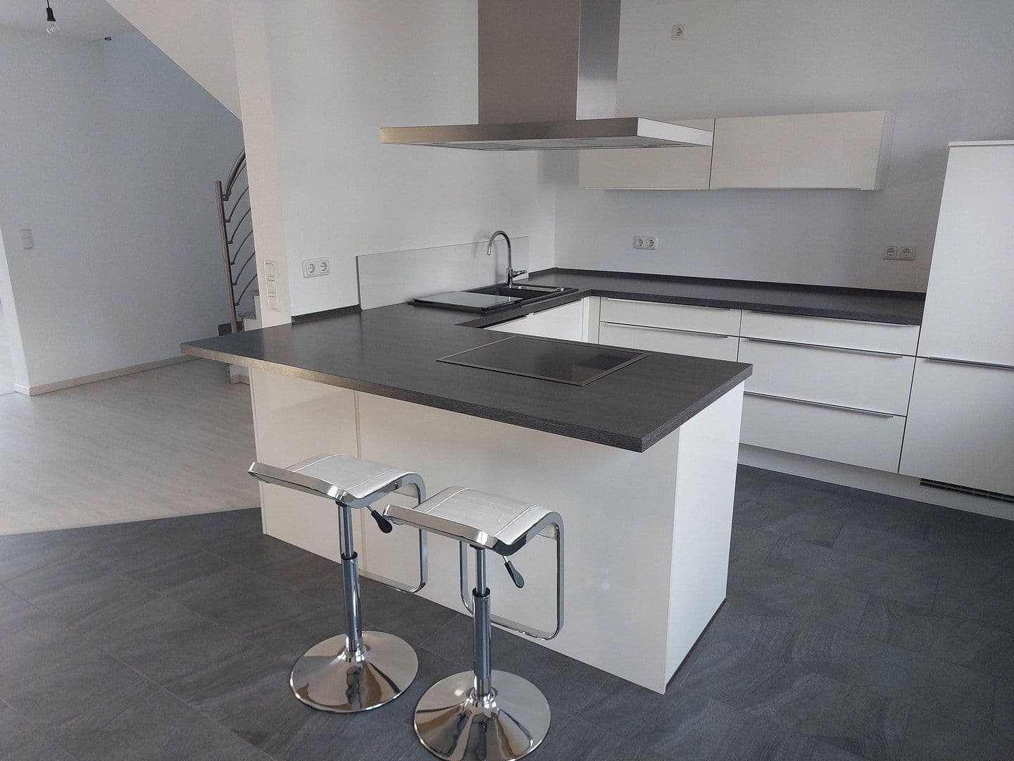 Pronájem bytu 3+1 140 m², Keimstr. 17, Langen, Hessen Pronájem bytu 3+1 140 m², Keimstr. 17, Langen, Hessen