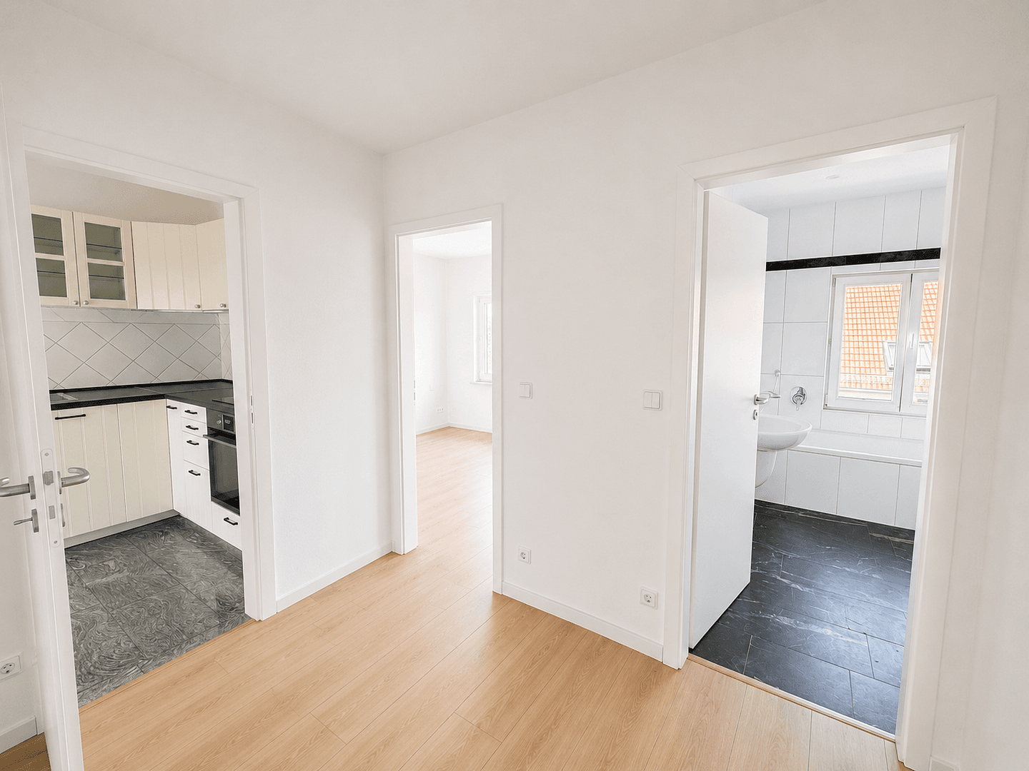 Pronájem bytu 3+1 83 m², Ankerstrasse 12, Halle (Saale), Sasko-Anhaltsko Pronájem bytu 3+1 83 m², Ankerstrasse 12, Halle (Saale), Sasko-Anhaltsko