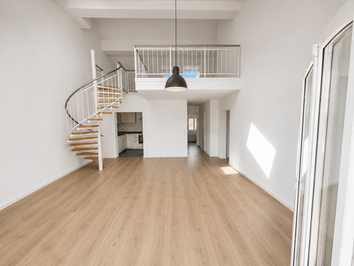 Pronájem bytu 3+1 83 m², Ankerstrasse 12, Halle (Saale), Sasko-Anhaltsko Pronájem bytu 3+1 83 m², Ankerstrasse 12, Halle (Saale), Sasko-Anhaltsko