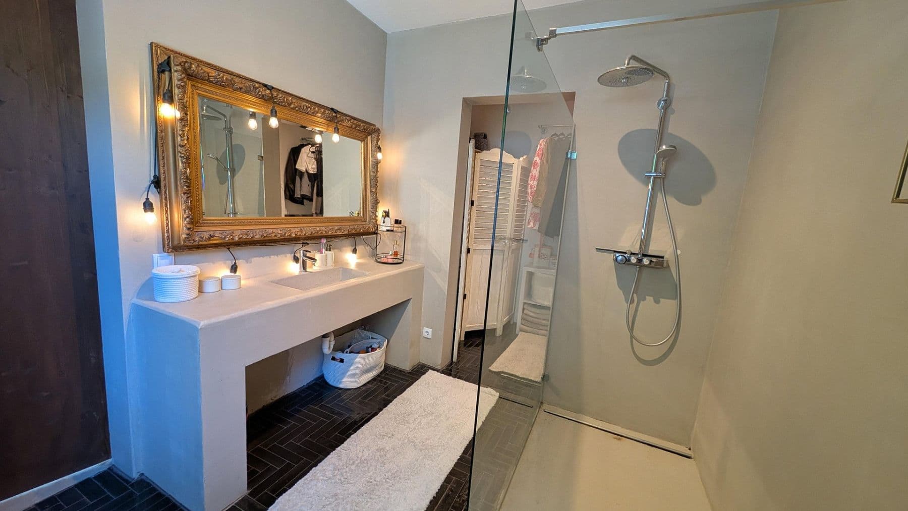 Prodej domu 165 m², pozemek 365 m², Bergisch Gladbach, Severní Porýní-Vestfálsko Prodej domu 165 m², pozemek 365 m², Bergisch Gladbach, Severní Porýní-Vestfálsko