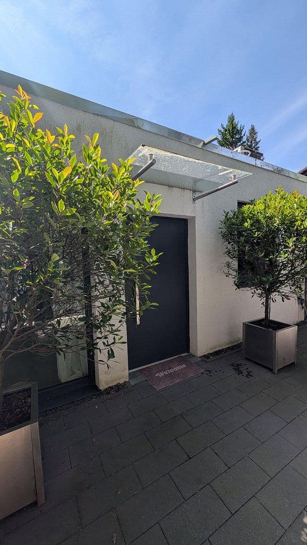 Prodej domu 165 m², pozemek 365 m², Bergisch Gladbach, Severní Porýní-Vestfálsko Prodej domu 165 m², pozemek 365 m², Bergisch Gladbach, Severní Porýní-Vestfálsko