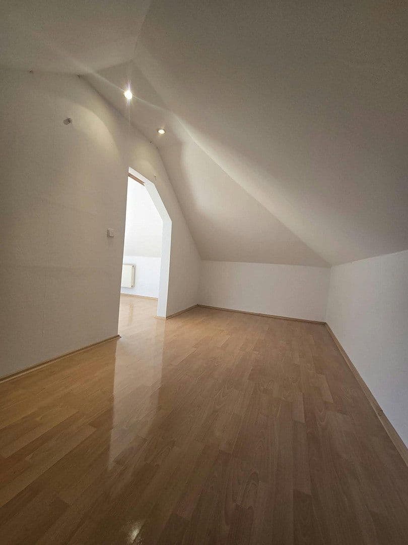 Pronájem bytu 3+1 116 m², Ernst-Barlach-Str. 16, Schönberg, Mecklenburg-Vorpommern Pronájem bytu 3+1 116 m², Ernst-Barlach-Str. 16, Schönberg, Mecklenburg-Vorpommern