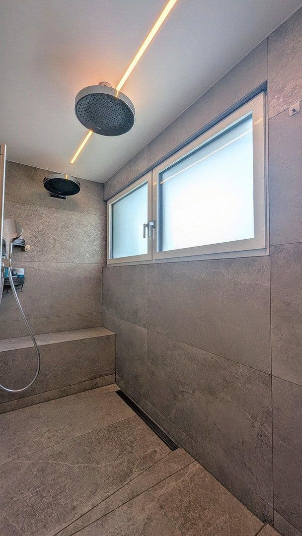 Prodej domu 260 m², pozemek 932 m², Plüderhausen, Bádensko-Württembersko Prodej domu 260 m², pozemek 932 m², Plüderhausen, Bádensko-Württembersko