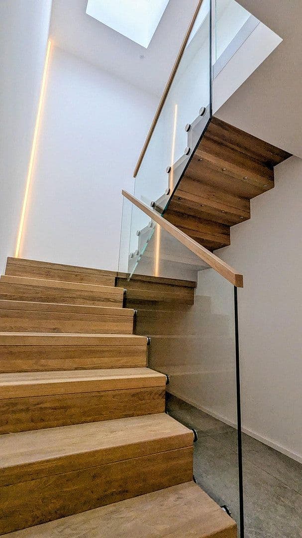Prodej domu 260 m², pozemek 932 m², Plüderhausen, Bádensko-Württembersko Prodej domu 260 m², pozemek 932 m², Plüderhausen, Bádensko-Württembersko