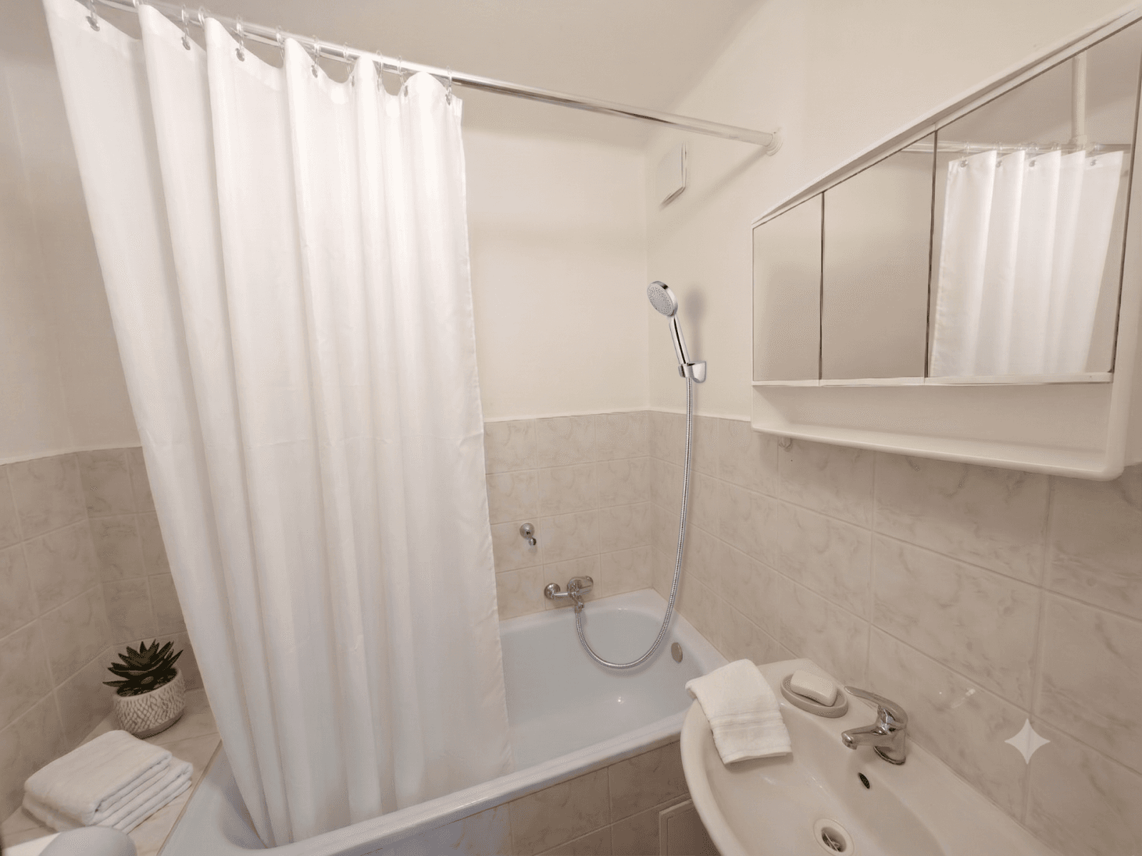 Pronájem bytu 3+kk 60 m², Skřivany, Královéhradecký kraj Pronájem bytu 3+kk 60 m², Skřivany, Královéhradecký kraj