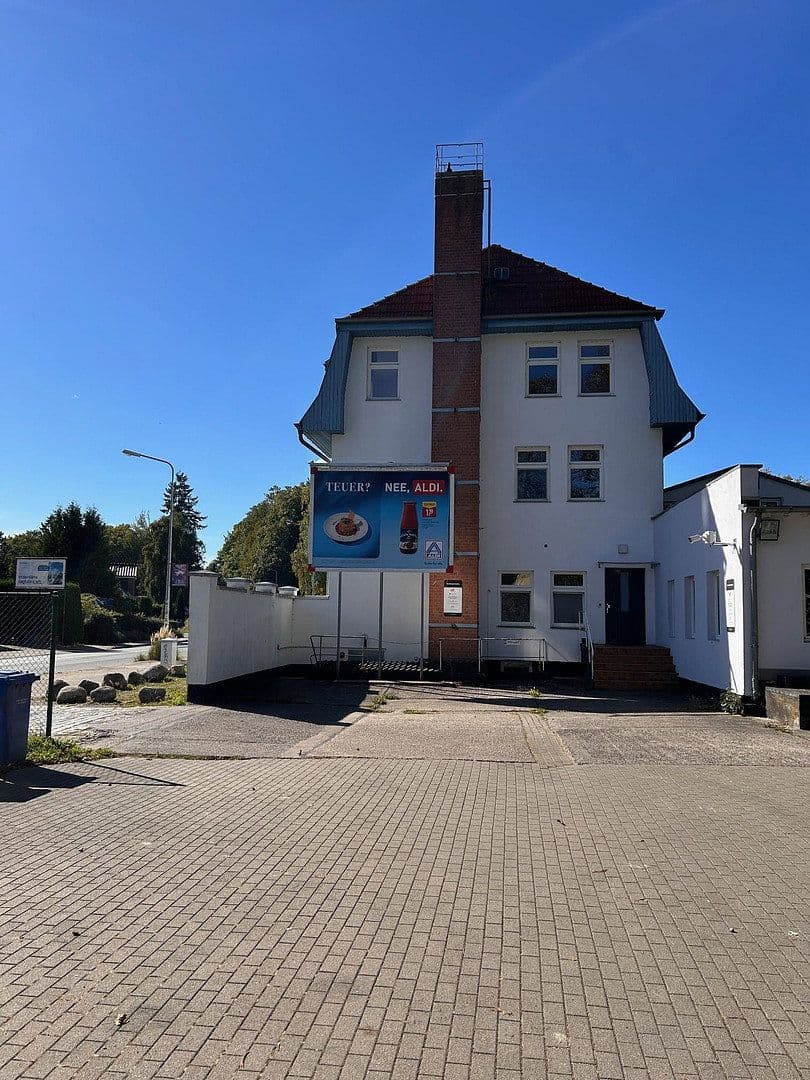 Prodej domu 913 m², pozemek 2.115 m², Satower Straße 163, Rostock, Mecklenburg-Vorpommern Prodej domu 913 m², pozemek 2.115 m², Satower Straße 163, Rostock, Mecklenburg-Vorpommern