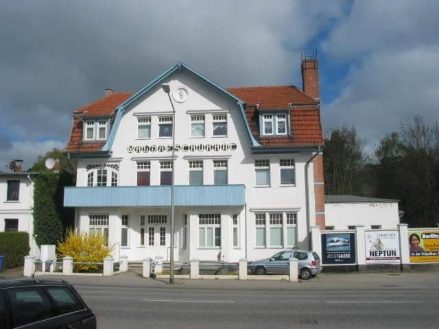 Prodej domu 913 m², pozemek 2.115 m², Satower Straße 163, Rostock, Mecklenburg-Vorpommern Prodej domu 913 m², pozemek 2.115 m², Satower Straße 163, Rostock, Mecklenburg-Vorpommern