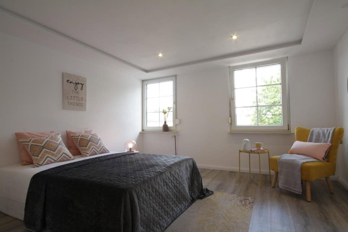 Prodej bytu 6+1 128 m², Bahnhofstr. 81, Hauenstein, Porýní-Falc Prodej bytu 6+1 128 m², Bahnhofstr. 81, Hauenstein, Porýní-Falc