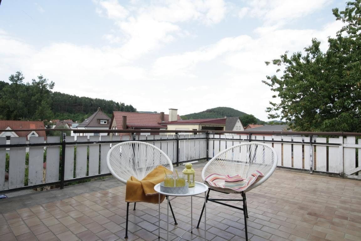 Prodej bytu 6+1 128 m², Bahnhofstr. 81, Hauenstein, Porýní-Falc Prodej bytu 6+1 128 m², Bahnhofstr. 81, Hauenstein, Porýní-Falc