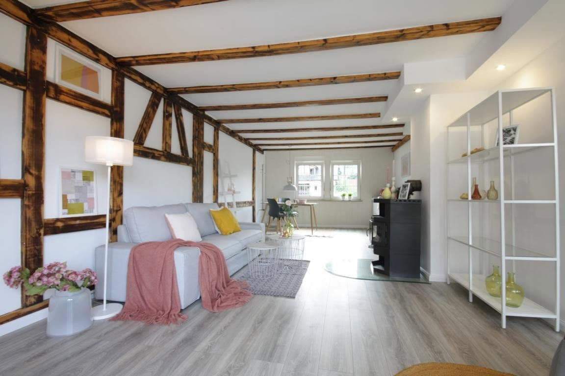 Prodej bytu 6+1 128 m², Bahnhofstr. 81, Hauenstein, Porýní-Falc Prodej bytu 6+1 128 m², Bahnhofstr. 81, Hauenstein, Porýní-Falc