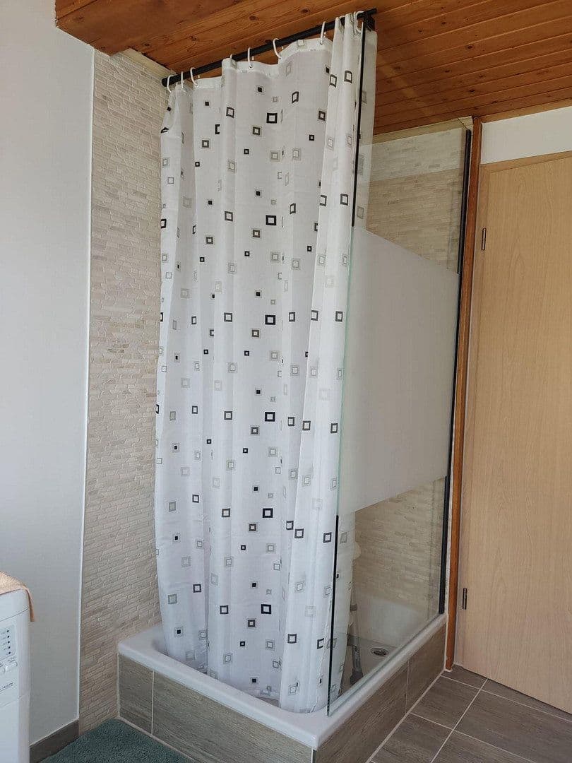 Prodej bytu 6+1 128 m², Bahnhofstr. 81, Hauenstein, Porýní-Falc Prodej bytu 6+1 128 m², Bahnhofstr. 81, Hauenstein, Porýní-Falc