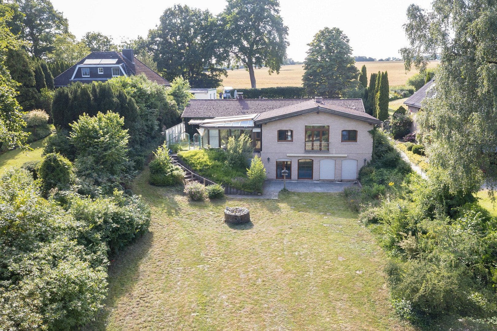 Prodej domu 248 m², pozemek 2.428 m², Bad Schwartau, Šlesvicko-Holštýnsko Prodej domu 248 m², pozemek 2.428 m², Bad Schwartau, Šlesvicko-Holštýnsko
