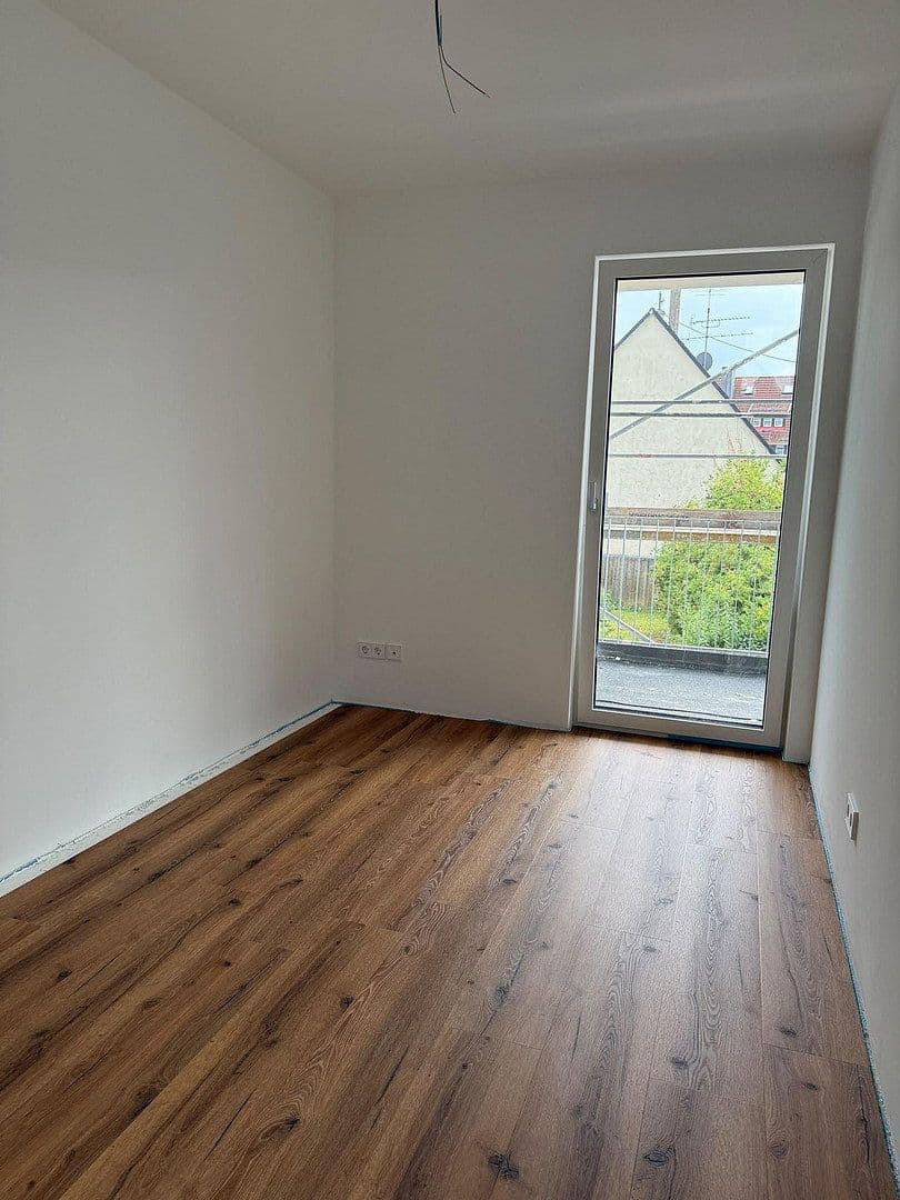 Pronájem bytu 4+1 77 m², Esslingen am Neckar, Bádensko-Württembersko Pronájem bytu 4+1 77 m², Esslingen am Neckar, Bádensko-Württembersko