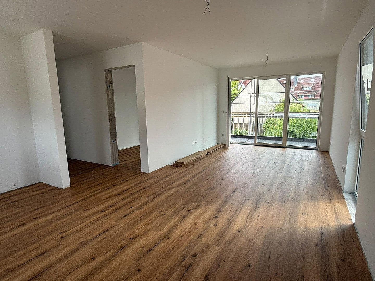 Pronájem bytu 4+1 77 m², Esslingen am Neckar, Bádensko-Württembersko Pronájem bytu 4+1 77 m², Esslingen am Neckar, Bádensko-Württembersko