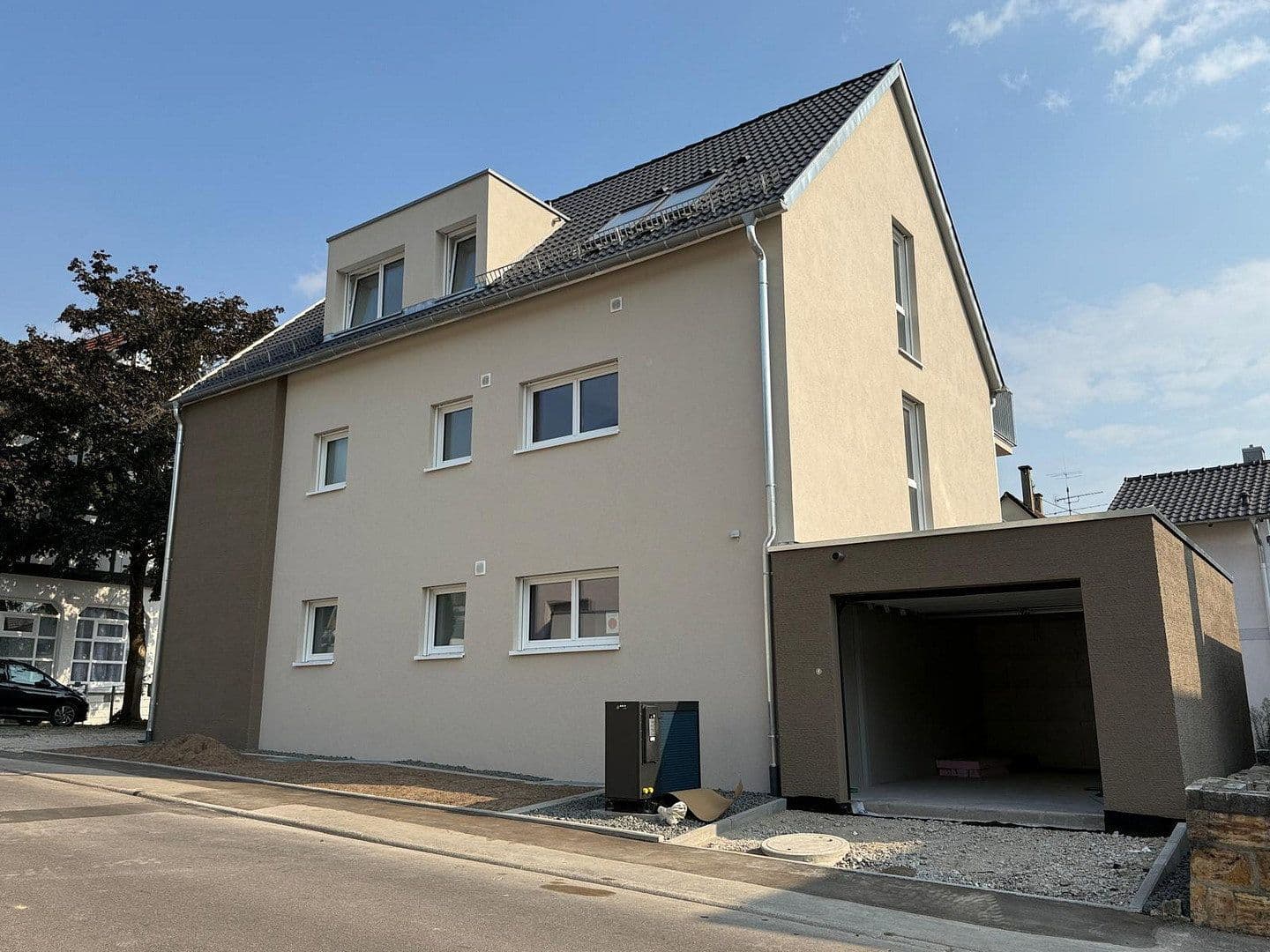 Pronájem bytu 4+1 77 m², Esslingen am Neckar, Bádensko-Württembersko Pronájem bytu 4+1 77 m², Esslingen am Neckar, Bádensko-Württembersko
