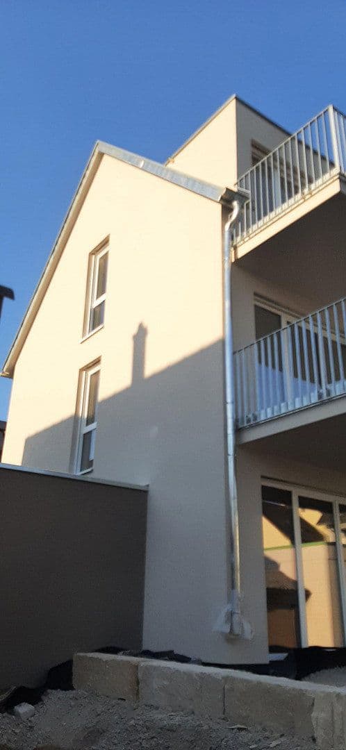 Pronájem bytu 4+1 77 m², Esslingen am Neckar, Bádensko-Württembersko Pronájem bytu 4+1 77 m², Esslingen am Neckar, Bádensko-Württembersko