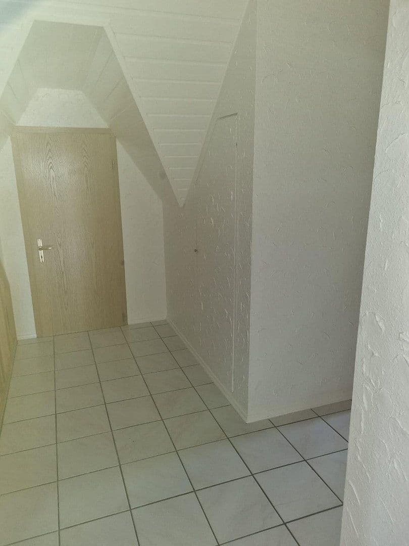 Pronájem bytu 3+1 76 m², Hauptstr. 17, Neuweiler, Bádensko-Württembersko Pronájem bytu 3+1 76 m², Hauptstr. 17, Neuweiler, Bádensko-Württembersko