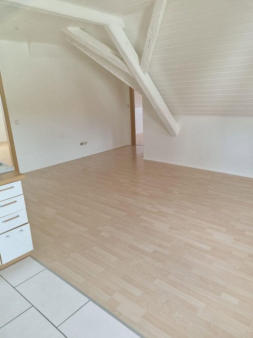 Pronájem bytu 3+1 76 m², Hauptstr. 17, Neuweiler, Bádensko-Württembersko Pronájem bytu 3+1 76 m², Hauptstr. 17, Neuweiler, Bádensko-Württembersko
