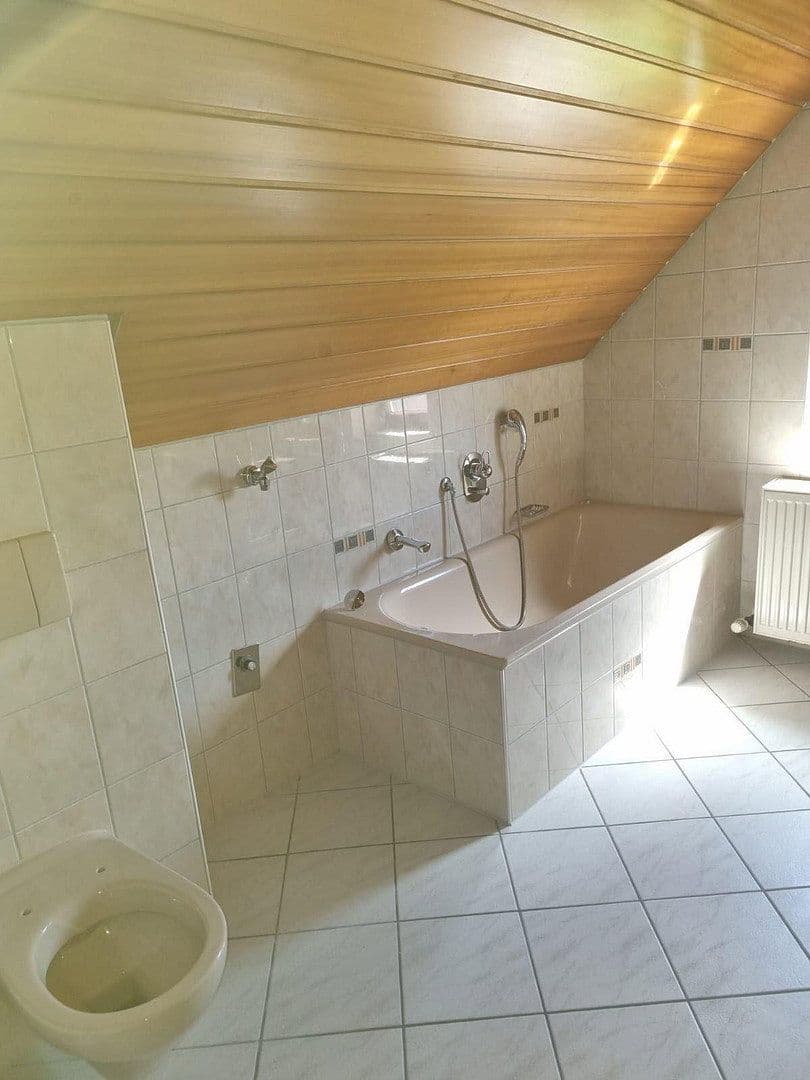 Pronájem bytu 3+1 76 m², Hauptstr. 17, Neuweiler, Bádensko-Württembersko Pronájem bytu 3+1 76 m², Hauptstr. 17, Neuweiler, Bádensko-Württembersko
