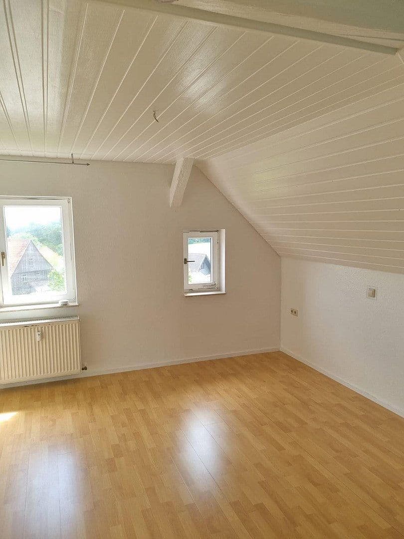Pronájem bytu 3+1 76 m², Hauptstr. 17, Neuweiler, Bádensko-Württembersko Pronájem bytu 3+1 76 m², Hauptstr. 17, Neuweiler, Bádensko-Württembersko