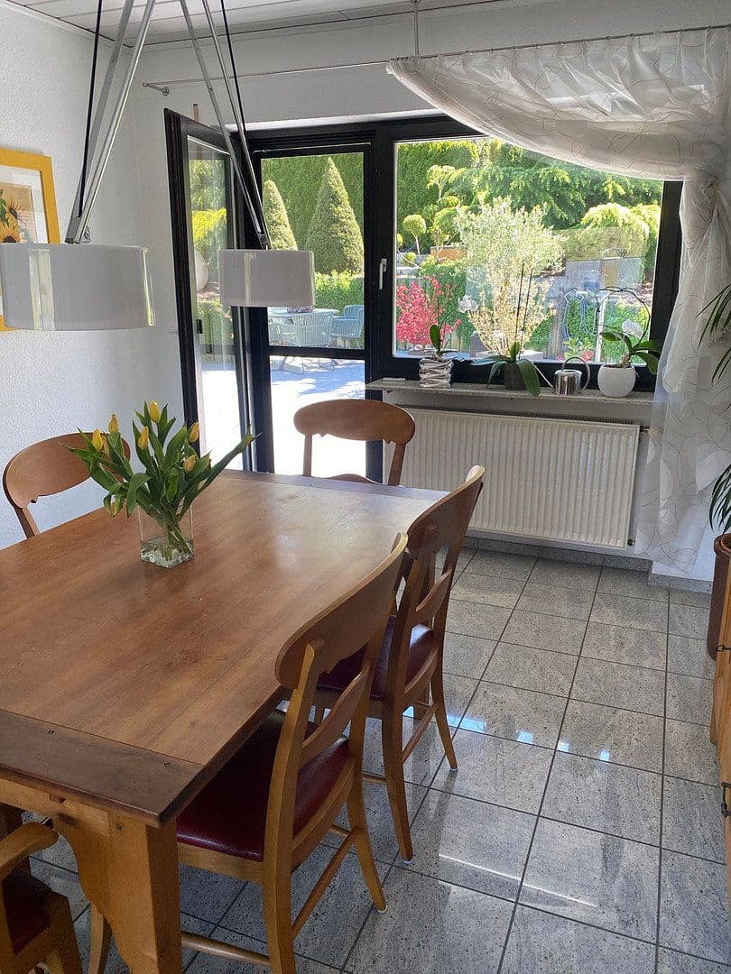 Prodej domu 160 m², pozemek 950 m², Hainstraße 15, Billigheim, Bádensko-Württembersko Prodej domu 160 m², pozemek 950 m², Hainstraße 15, Billigheim, Bádensko-Württembersko