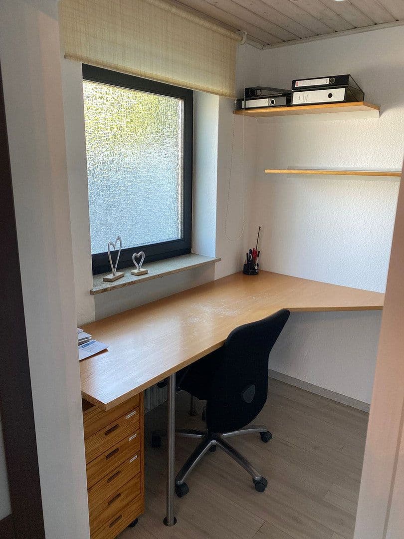 Prodej domu 160 m², pozemek 950 m², Hainstraße 15, Billigheim, Bádensko-Württembersko Prodej domu 160 m², pozemek 950 m², Hainstraße 15, Billigheim, Bádensko-Württembersko