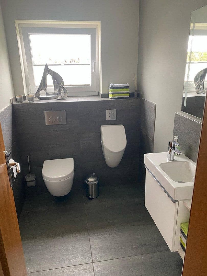 Prodej domu 160 m², pozemek 950 m², Hainstraße 15, Billigheim, Bádensko-Württembersko Prodej domu 160 m², pozemek 950 m², Hainstraße 15, Billigheim, Bádensko-Württembersko