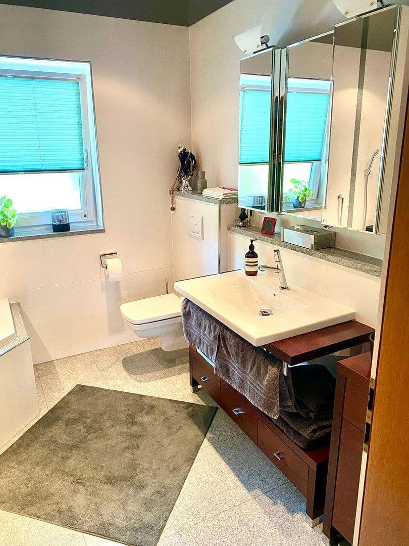 Prodej domu 160 m², pozemek 950 m², Hainstraße 15, Billigheim, Bádensko-Württembersko Prodej domu 160 m², pozemek 950 m², Hainstraße 15, Billigheim, Bádensko-Württembersko