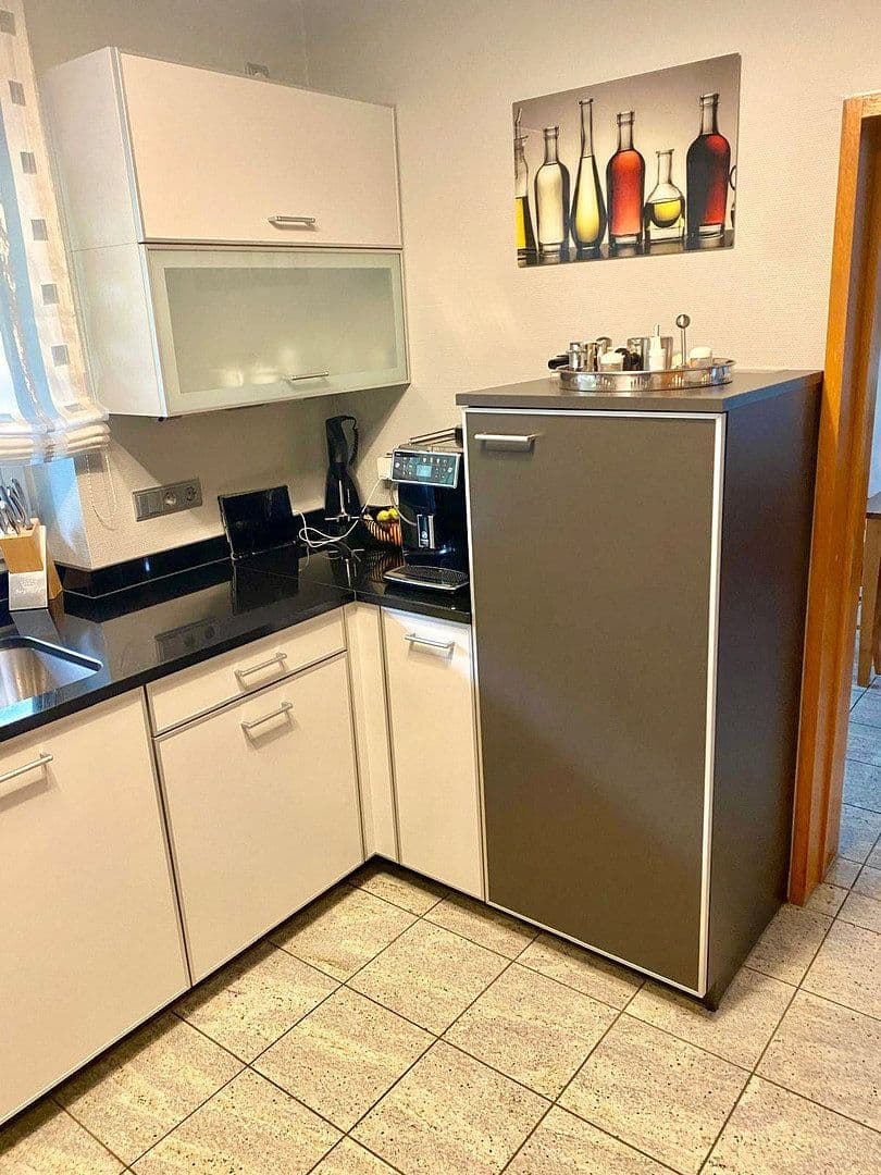 Prodej domu 160 m², pozemek 950 m², Hainstraße 15, Billigheim, Bádensko-Württembersko Prodej domu 160 m², pozemek 950 m², Hainstraße 15, Billigheim, Bádensko-Württembersko