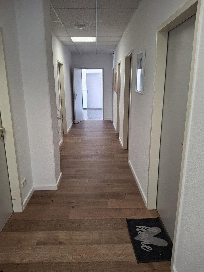 Pronájem kanceláře 55 m², Oststrasse 122 B, Norderstedt, Šlesvicko-Holštýnsko Pronájem kanceláře 55 m², Oststrasse 122 B, Norderstedt, Šlesvicko-Holštýnsko