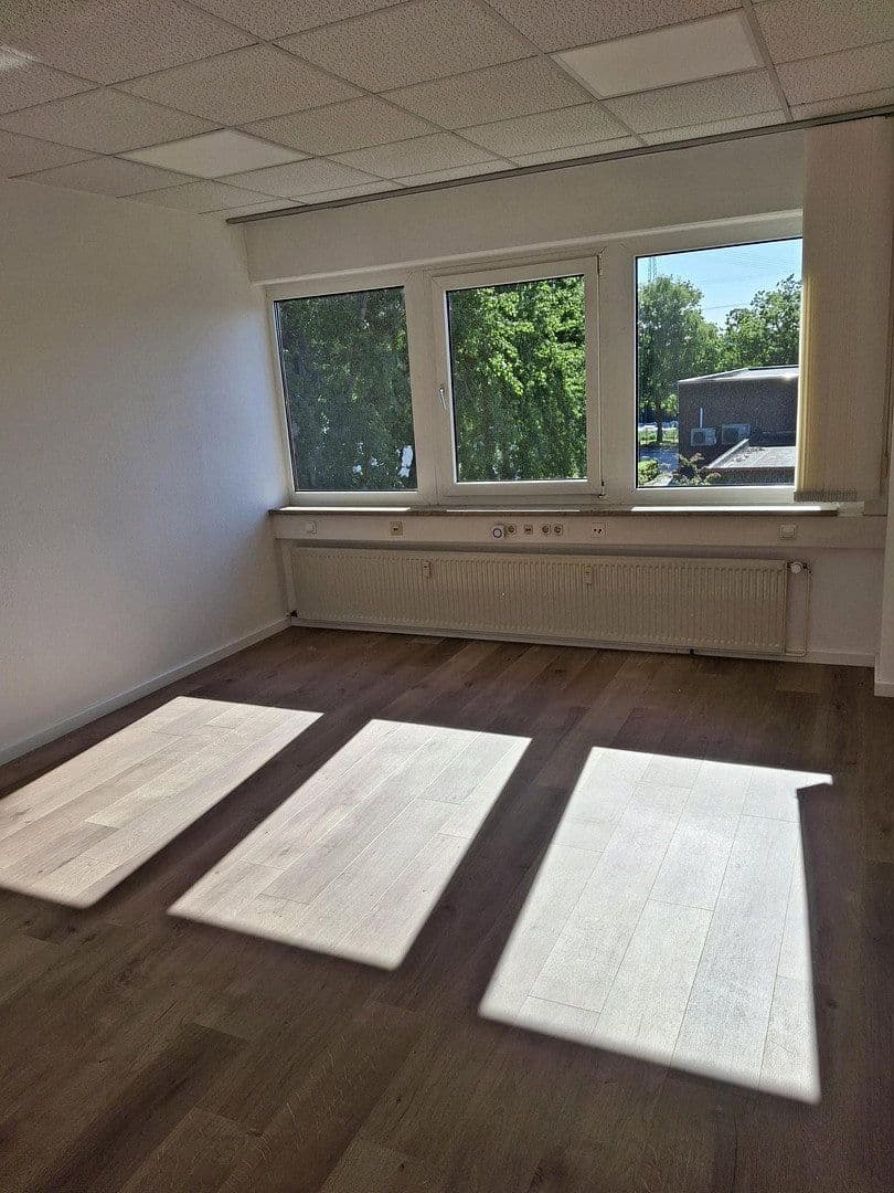 Pronájem kanceláře 55 m², Oststrasse 122 B, Norderstedt, Šlesvicko-Holštýnsko Pronájem kanceláře 55 m², Oststrasse 122 B, Norderstedt, Šlesvicko-Holštýnsko