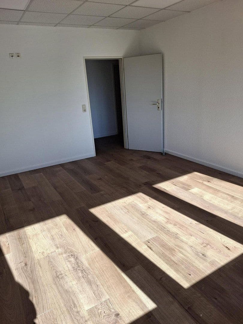 Pronájem kanceláře 55 m², Oststrasse 122 B, Norderstedt, Šlesvicko-Holštýnsko Pronájem kanceláře 55 m², Oststrasse 122 B, Norderstedt, Šlesvicko-Holštýnsko